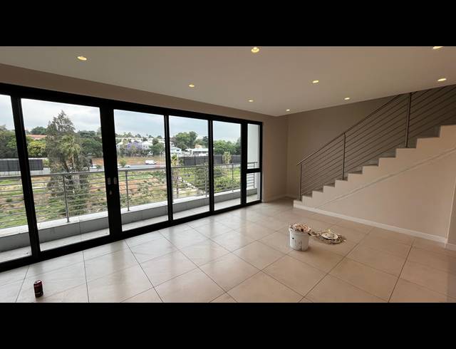 3 bed property to rent in GLENADRIENNE